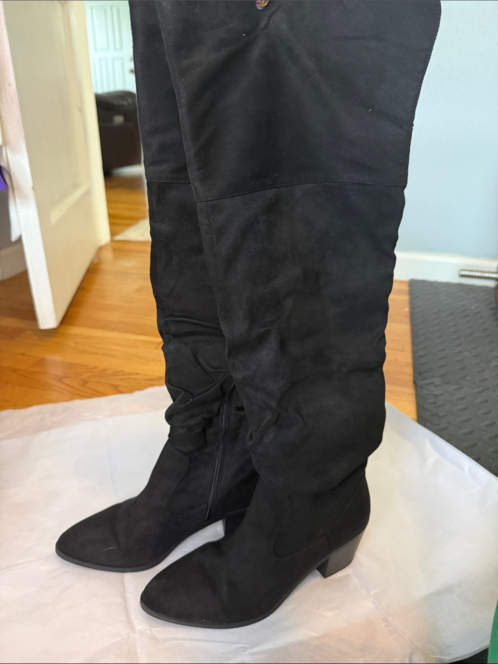 Journee Women's Black Suede Knee-High Block Heel Boots
